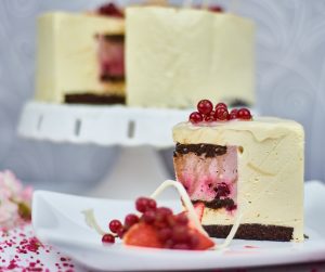 tort dietetic cu fructe de padure